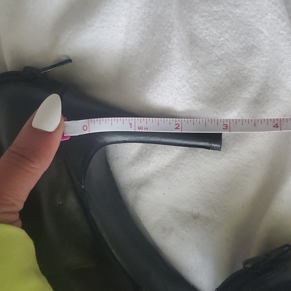 NINE WEST BOOTIES - Picture 9 of 9